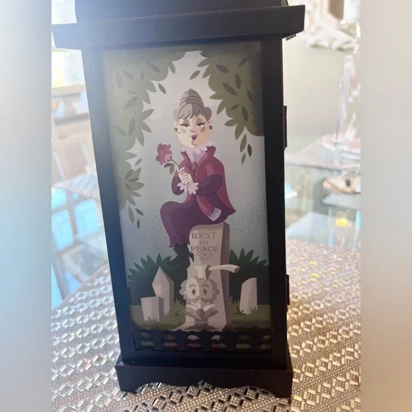 ☠️ DISNEY Haunted Mansion Disneyland Lantern Stretch Room Halloween Decor NEW - Picture 11 of 11